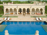 Agra - Swimming pool at the hotel