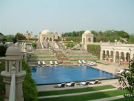 Agra - Swimming pool at the hotel