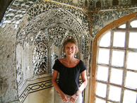 Jaipur - Louise in the Maharaja's bedroom