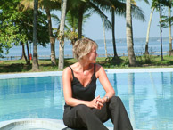 Kerala - Louise surveys the pool